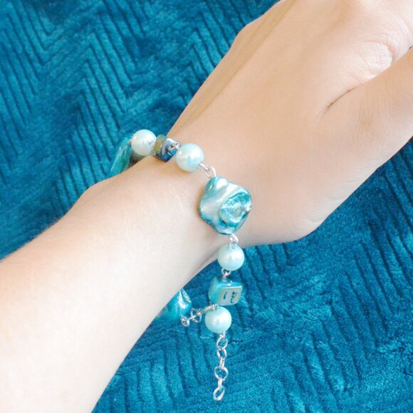 Handmade Beaded Mother of Pearl Bracelet with Coastal Ocean Aesthetic - Picture 6 of 7